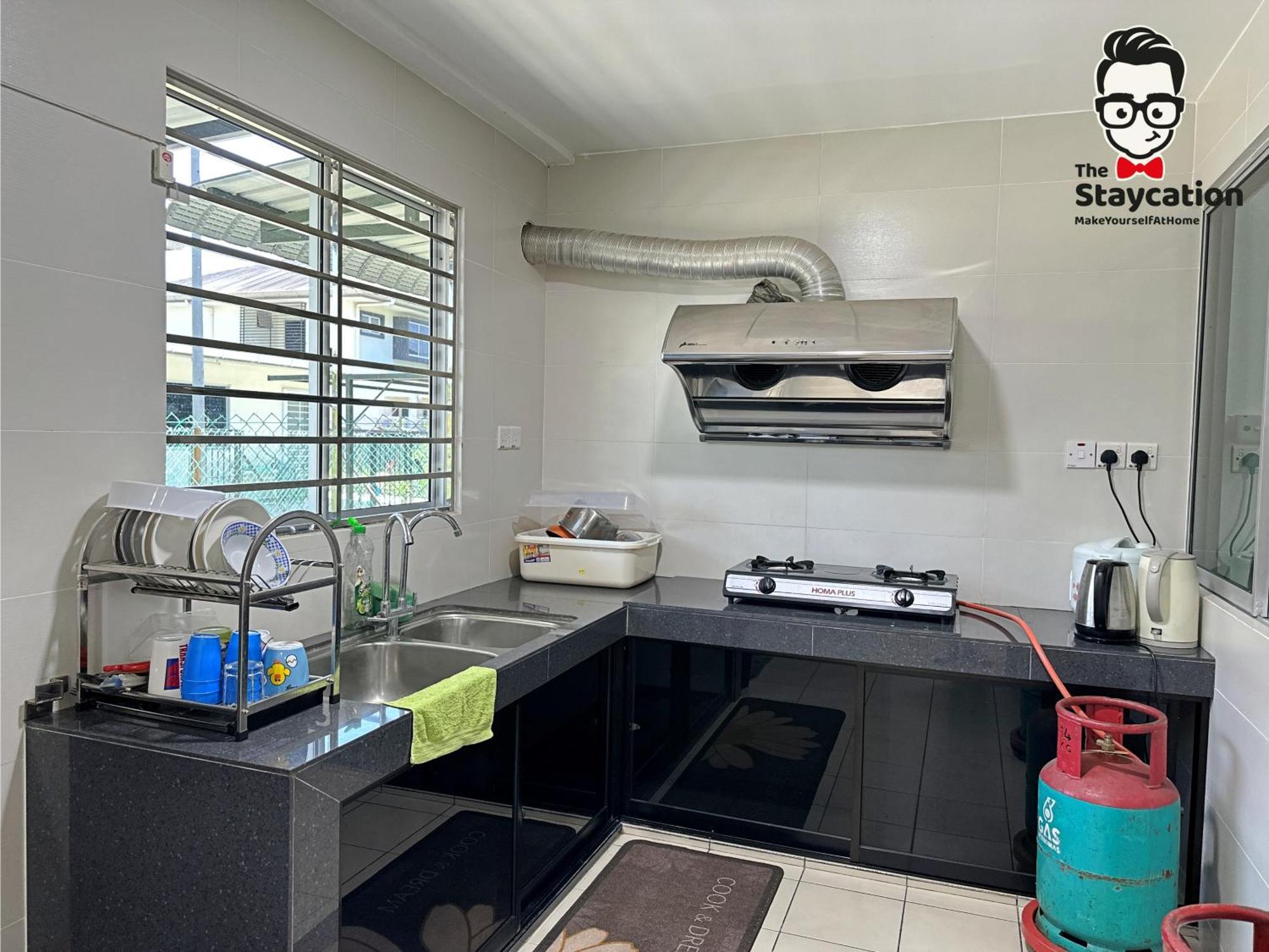 Staycation Homestay 15 Kch City Mall Landed House Kuching Exterior photo